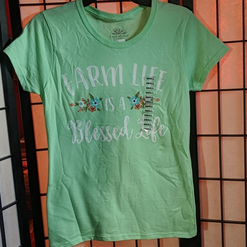 Lost Creek size small NWT shirt